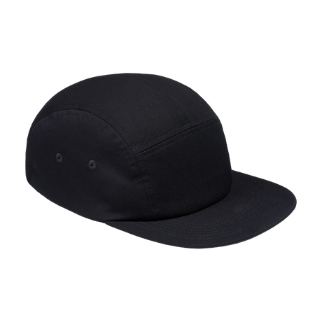 Iko 5 Panel Cap in Deep Black (Schwarz), Dreiviertelansicht vorn