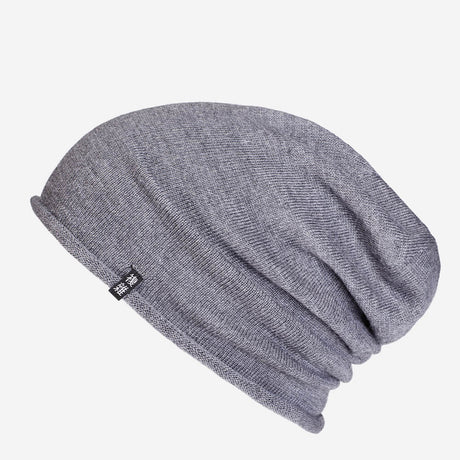 Umi Merino Slouch Beanie in North Sea Grey (Grau) – Seitenansicht