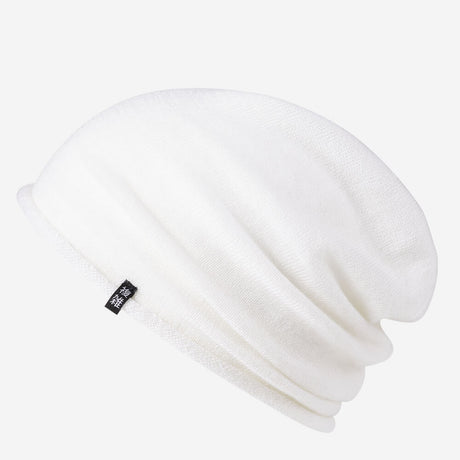 Umi Merino Slouch Beanie in Snow White (Weiß) – Seitenansicht